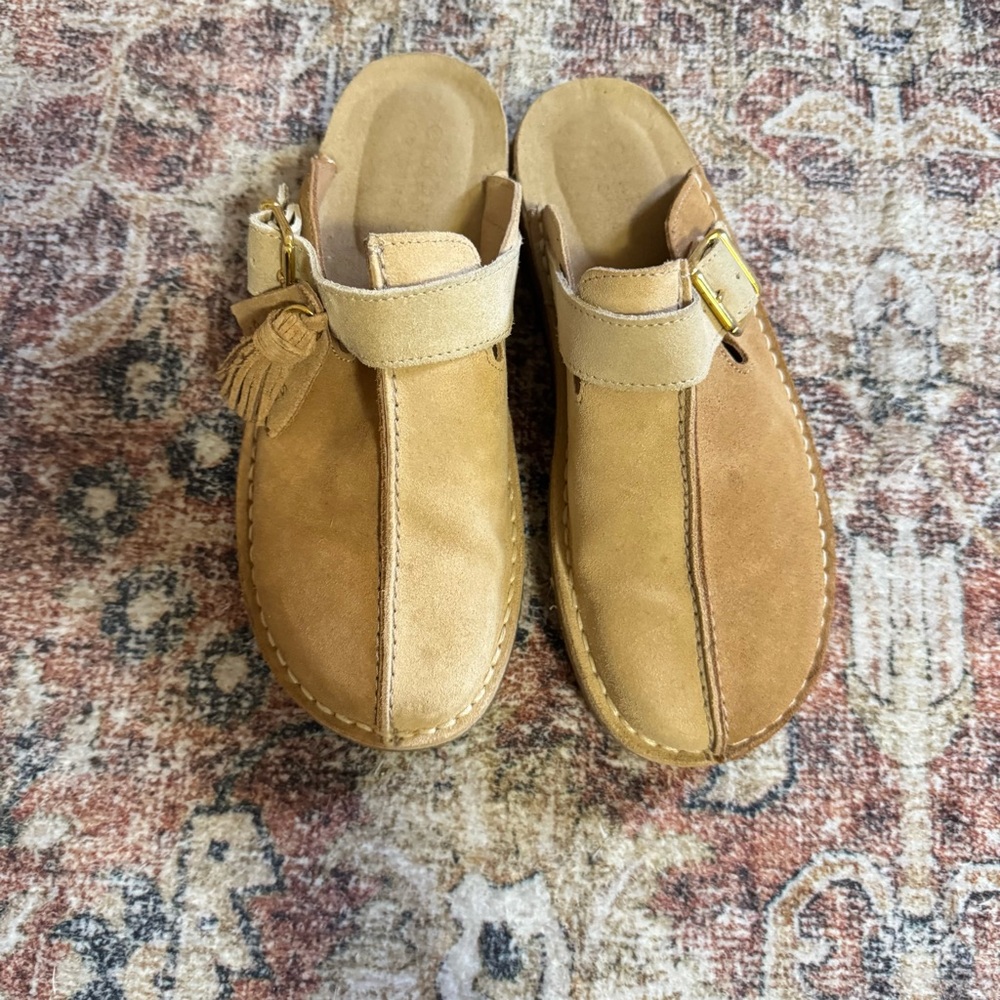Clarks Two Toned Suede Tan Mules Sz 8